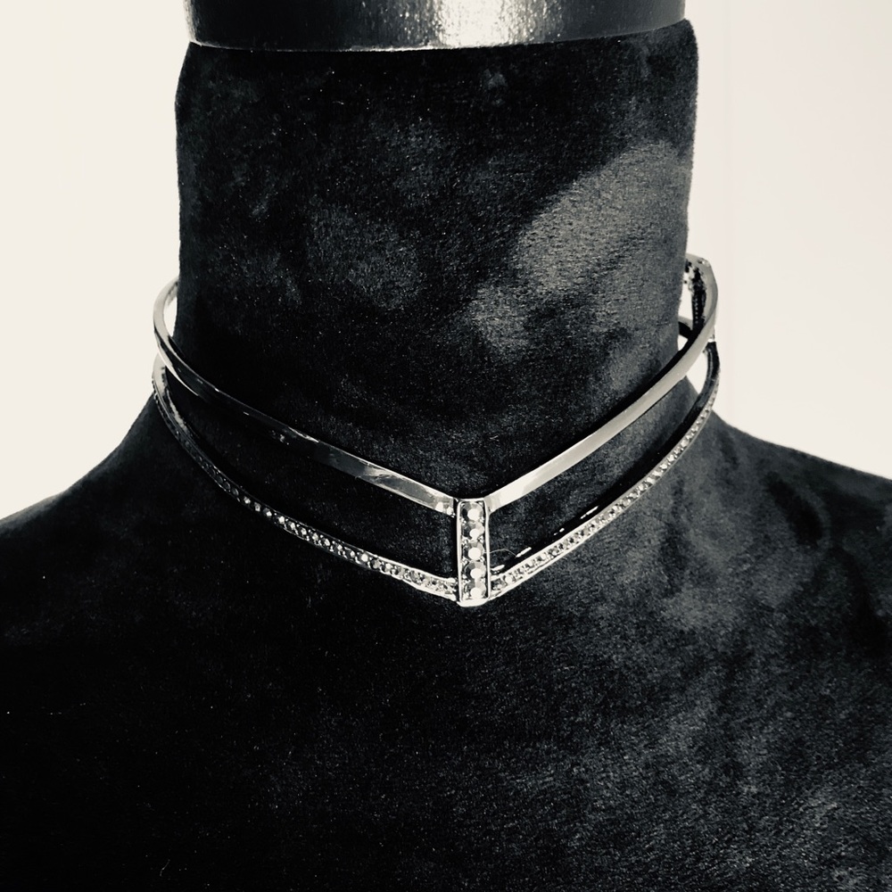 Black choker